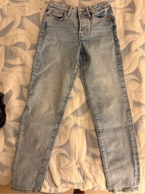 Light Wash High-Rise Skinny Jeans